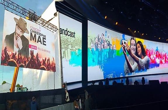 Écran extérieur à LED flexible 4 mm Pixel Pitch Multicolor
