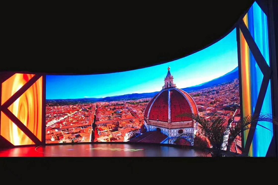 Écran extérieur à LED flexible 4 mm Pixel Pitch Multicolor