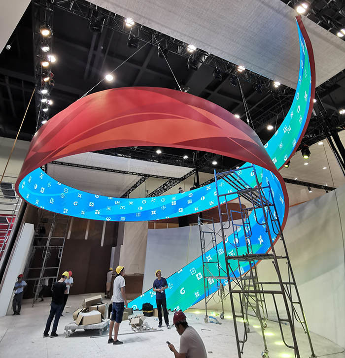 Technologie d' écran innovante commerciale P2.5, écran LED plein couleur intérieur fixe